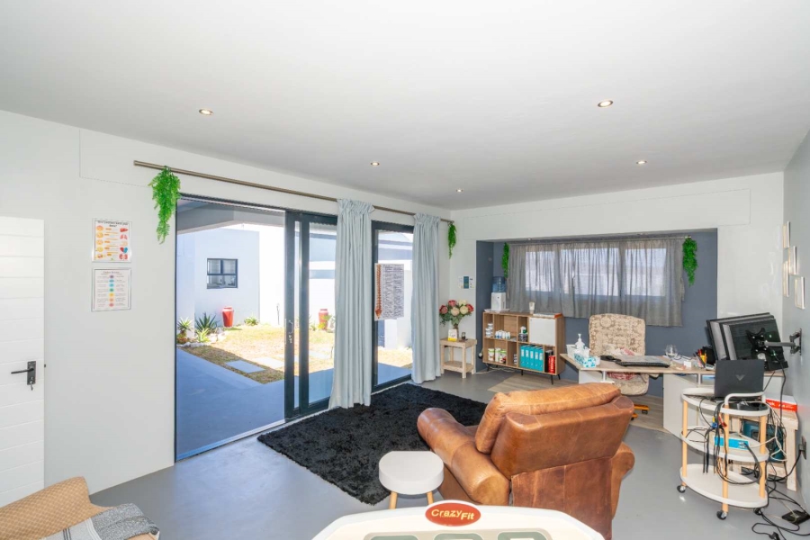 3 Bedroom Property for Sale in Oliphantskop Western Cape